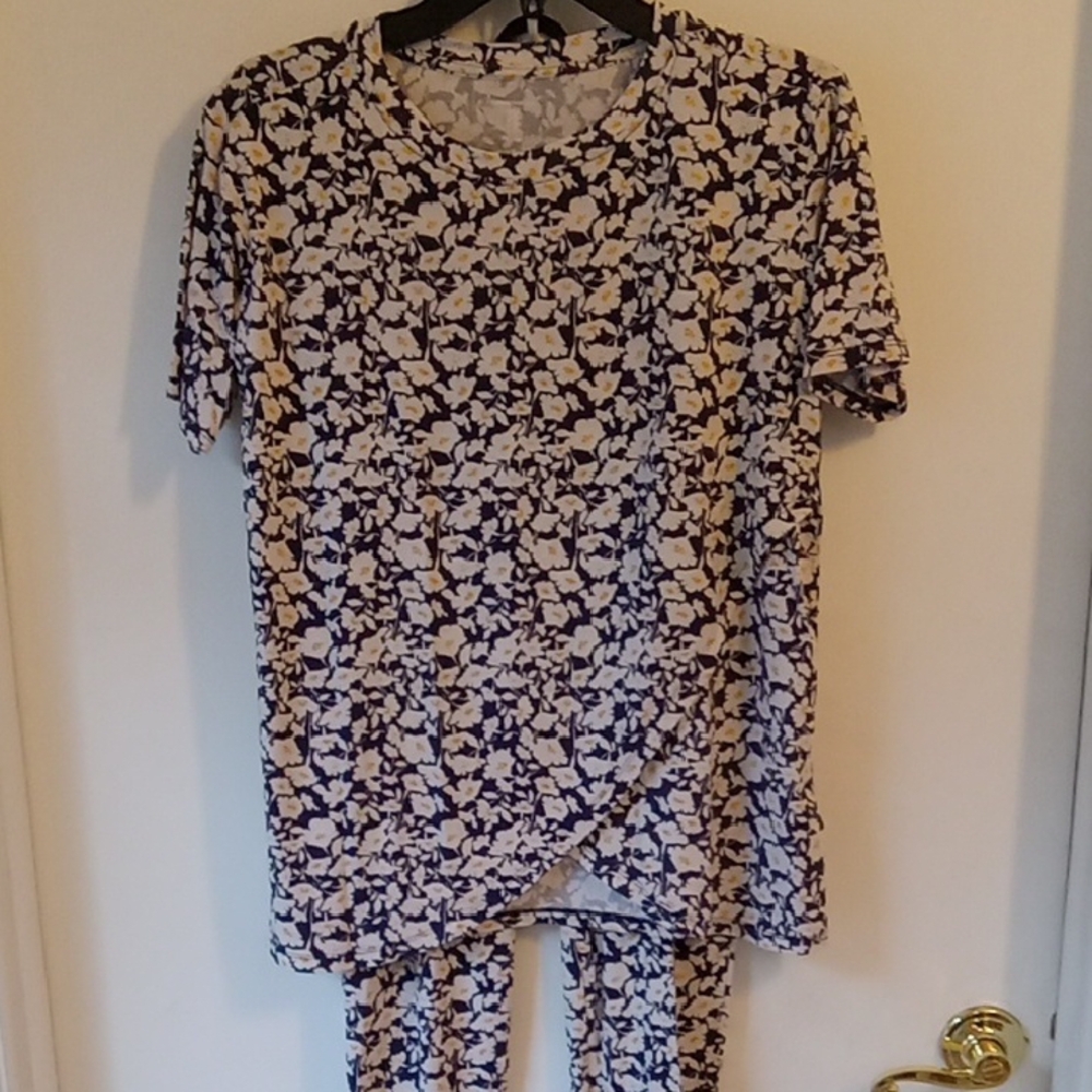 Maternity & Nursing Pajamas Amazon Essentials Floral Print Two-Piece - Picture 5 of 11